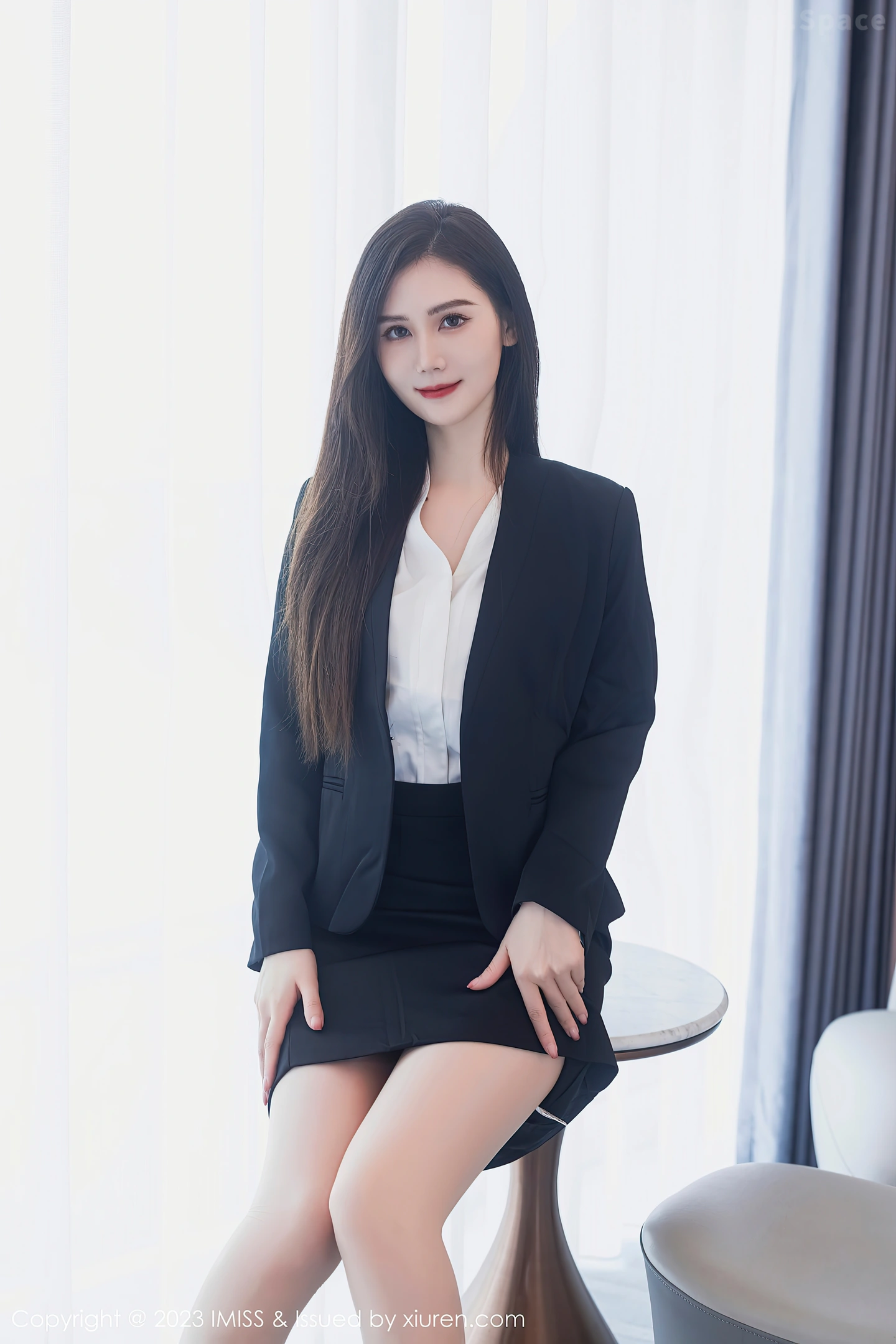 图片[3]-[IMISS爱蜜社]Vol.739 气质女神SISY思性感黑色Ol装扮露白色内衣配超薄肉丝诱惑写真47P-秀人网官方网站